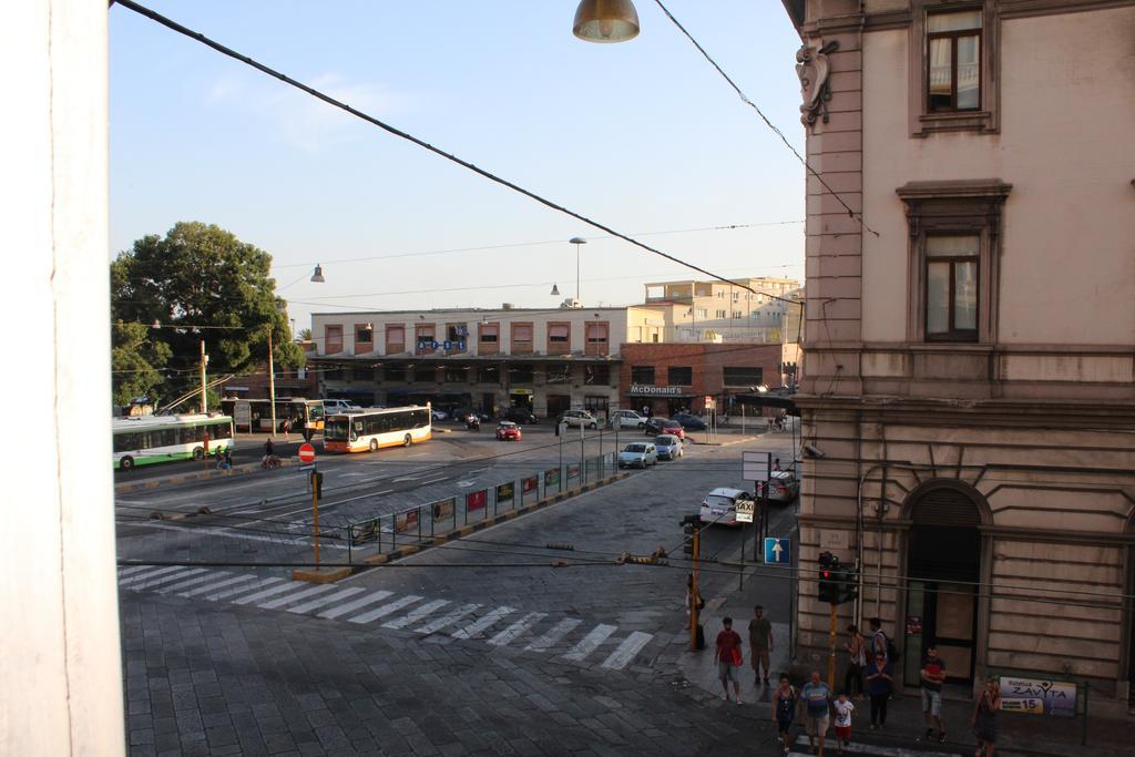 Camera Tripla con Vista Città